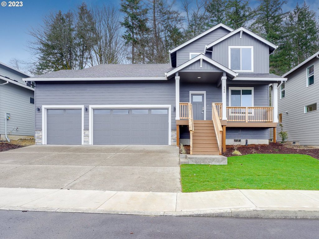 Currin Creek home exterior — 1298 NE Moore Ave Estacada