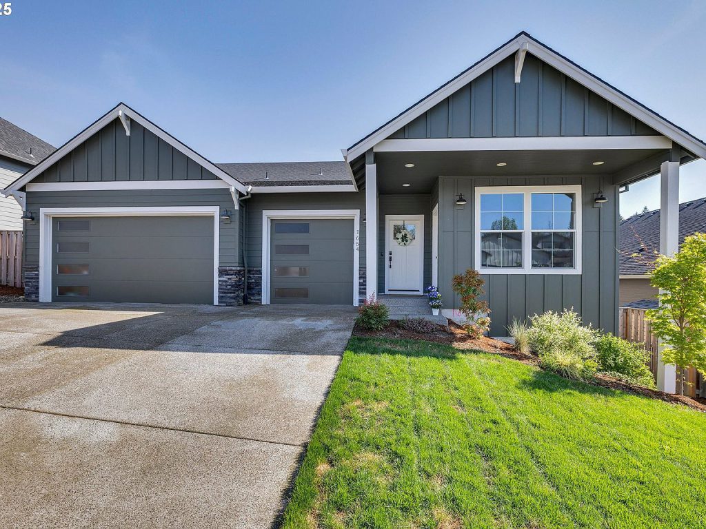 Currin Creek home exterior — 1654 NE Joy Lane Estacada
